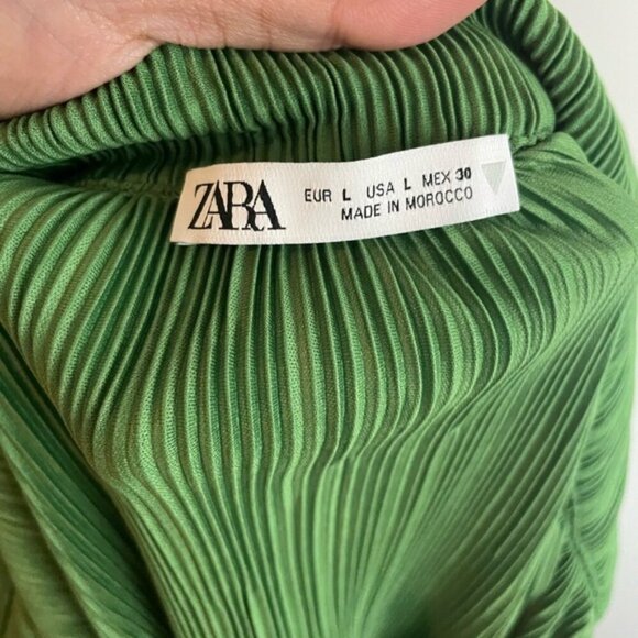 Zara Set Blogger’s Favourite Green Button Down Shirt and Pants - Picture 14 of 15